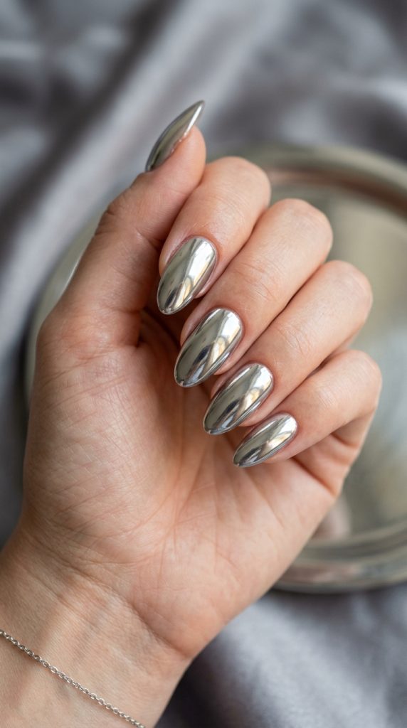 Reflective chrome mirror fingernail design