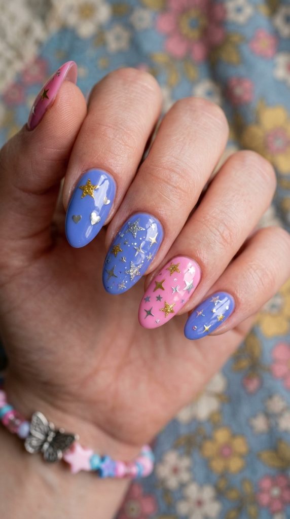 Y2K star nails with silver and gold stars